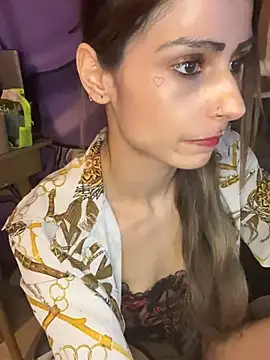 LaPetitechienne1 online show from December 22, 12:50 am