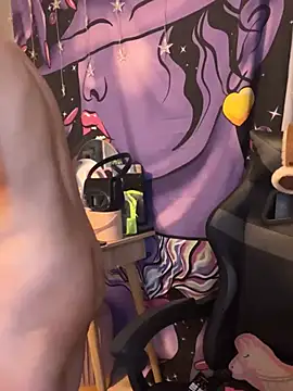 LaPetitechienne1 online show from January 11, 4:14 pm