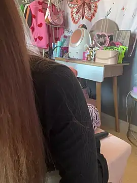 LaPetitechienne1 online show from March 20, 12:11 pm