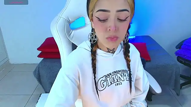 farichell online show from April 19, 10:12 pm