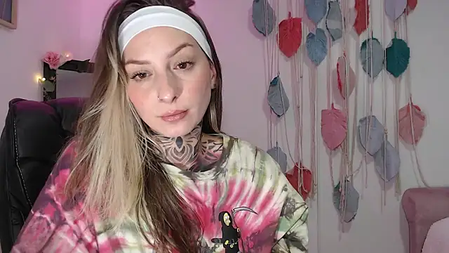 Snapshot of agatha_ink3 chatting on March 1, 3:53 am agatha ink3 online show from March 1, 3:53 am