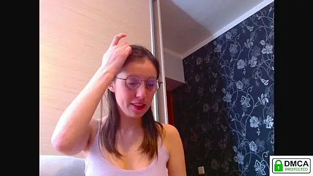 Sophi Cute online show from April 5, 12:46 pm
