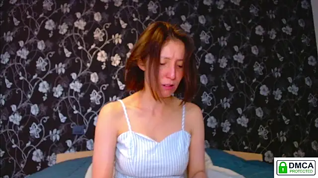 Sophi Cute online show from May 17, 6:00 am