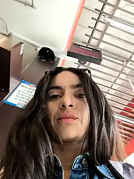 Snapshot of Sam_Sara chatting on December 22, 3:42 pm Sam Sara online show from December 22, 3:42 pm