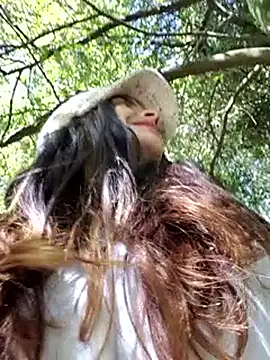 Snapshot of Sam_Sara chatting on January 9, 6:21 pm Sam Sara online show from January 9, 6:21 pm