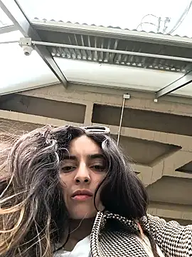 Snapshot of Sam_Sara chatting on February 5, 4:22 pm Sam Sara online show from February 5, 4:22 pm