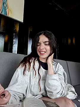 Snapshot of Sam_Sara chatting on February 7, 3:49 pm Sam Sara online show from February 7, 3:49 pm