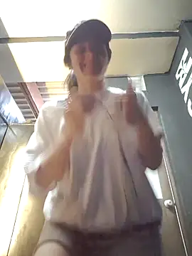 Snapshot of Sam_Sara chatting on April 14, 7:09 pm Sam Sara online show from April 14, 7:09 pm