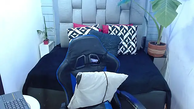evelin zaens online show from May 5, 3:58 am
