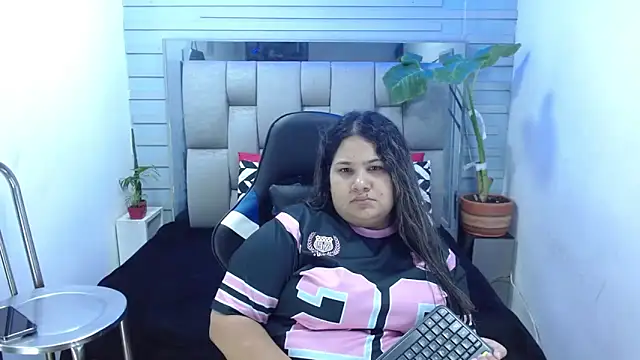 evelin zaens online show from May 12, 3:47 am