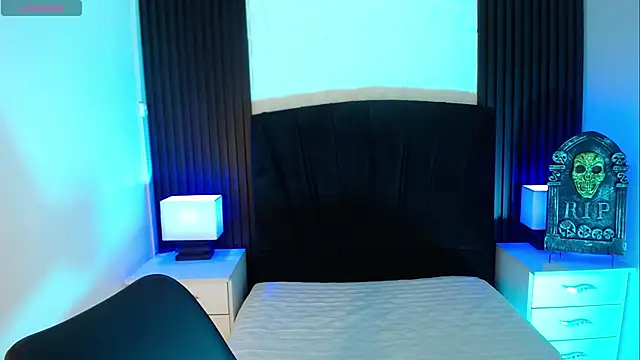 alicia moom online show from October 31, 1:45 pm