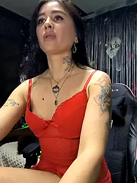 Snapshot of KikiXRed chatting on December 10, 10:06 am KikiXRed online show from December 10, 10:06 am