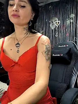 Snapshot of KikiXRed chatting on December 18, 8:53 am KikiXRed online show from December 18, 8:53 am