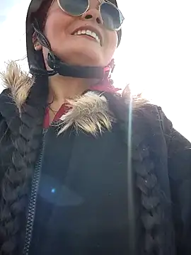 bellapaty online show from February 15, 1:27 pm