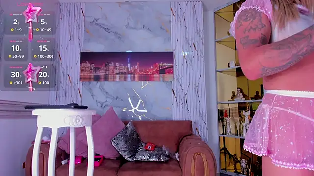 Snapshot of EmmaHills_Sex chatting on November 18, 2:21 pm EmmaHills Sex online show from November 18, 2:21 pm