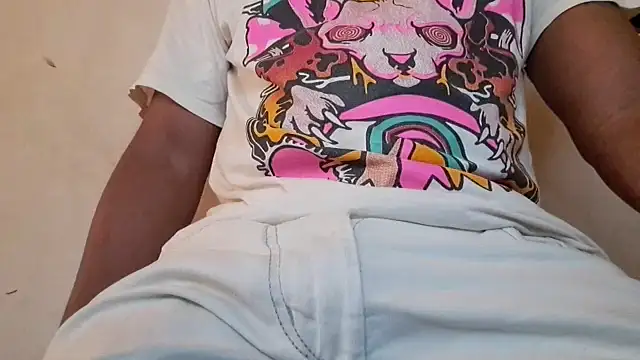 Snapshot of royblackbigpvt chatting on October 31, 5:14 pm royblackbigpvt online show from October 31, 5:14 pm