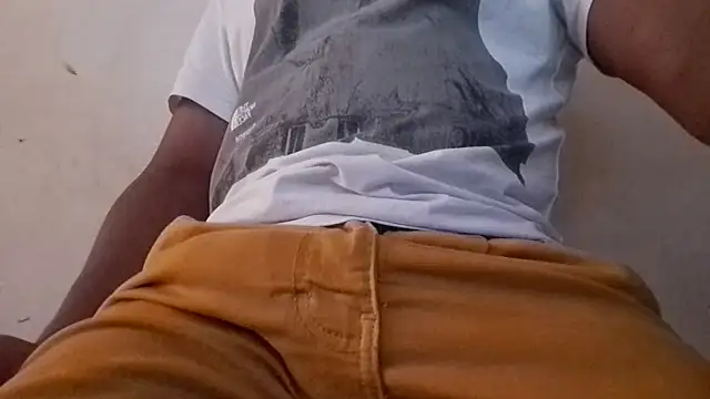 Snapshot of royblackbigpvt chatting on November 5, 5:02 pm royblackbigpvt online show from November 5, 5:02 pm