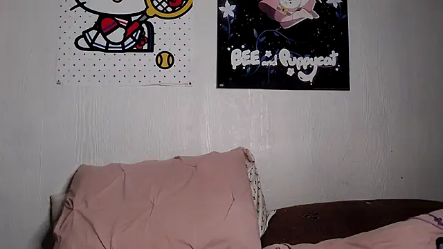 Snapshot of Cupcakecutie449 chatting on March 11, 4:54 am Cupcakecutie449 online show from March 11, 4:54 am