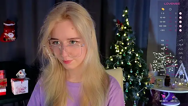 Snapshot of Arveni chatting on December 13, 3:21 pm Arveni online show from December 13, 3:21 pm