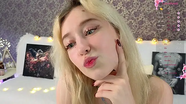 Snapshot of Arveni chatting on March 19, 7:06 pm Arveni online show from March 19, 7:06 pm