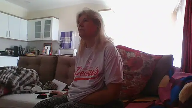 Snapshot of TrustfulVampire1 chatting on March 7, 9:51 am TrustfulVampire1 online show from March 7, 9:51 am