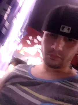 Snapshot of Baggin_Straight_Boys chatting on July 19, 11:36 am Baggin Straight Boys online show from July 19, 11:36 am