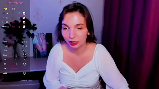 Snapshot of KindHazelHere_ chatting on October 21, 9:15 pm KindHazelHere online show from October 21, 9:15 pm