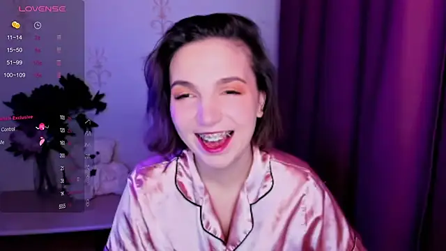 KindHazelHere  online show from November 19, 9:20 am