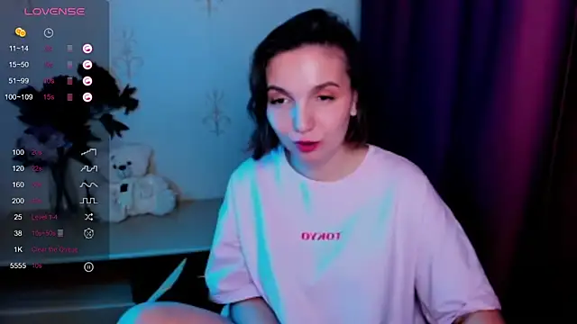 KindHazelHere  online show from November 19, 10:10 pm