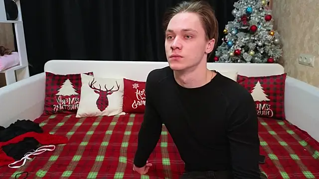 Snapshot of loossers chatting on December 24, 7:49 am loossers online show from December 24, 7:49 am
