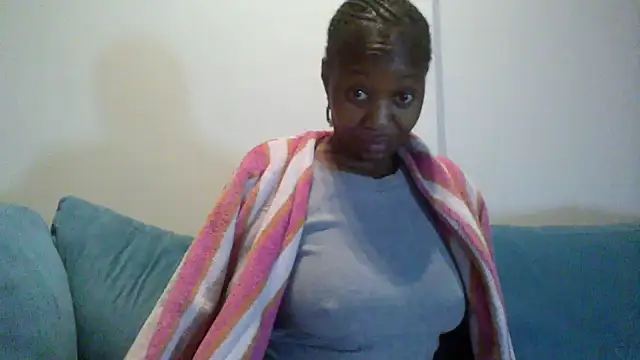 Snapshot of Hardnipples8 chatting on June 8, 1:28 am Hardnipples8 online show from June 8, 1:28 am