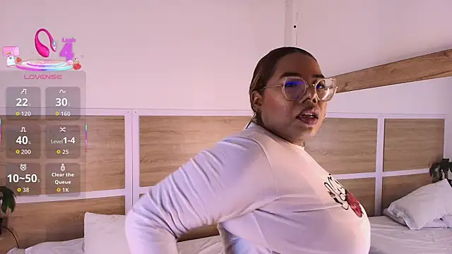  nickypurple  online show from January 15, 7:06 pm