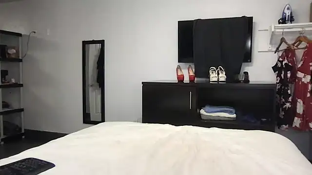 TiffaneyLove online show from May 15, 11:23 pm