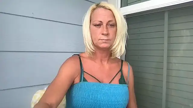 TiffaneyLove online show from July 13, 8:00 pm