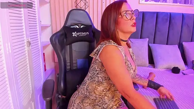 ashlye miller  online show from March 1, 4:04 am