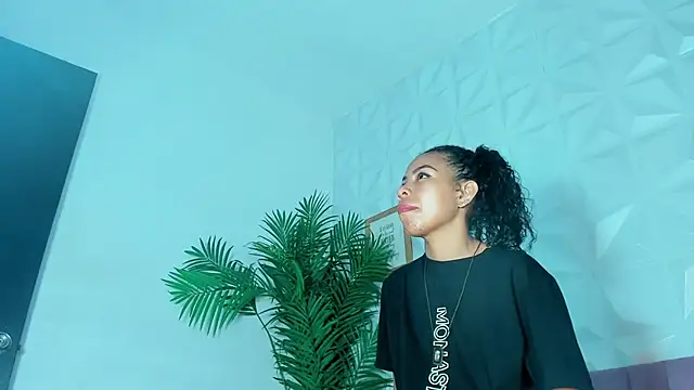 Hellen Sky online show from October 3, 7:11 pm