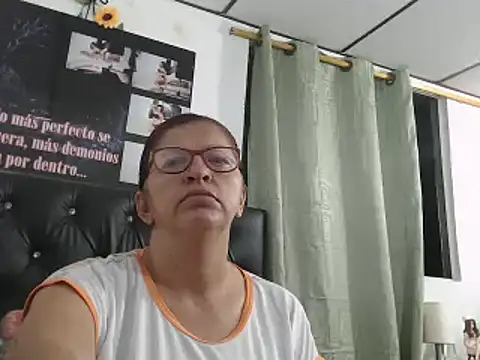 Snapshot of jellyfishhot chatting on February 16, 3:04 am jellyfishhot online show from February 16, 3:04 am