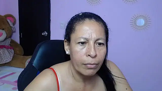 Snapshot of mature_martina chatting on February 10, 10:30 pm mature martina online show from February 10, 10:30 pm