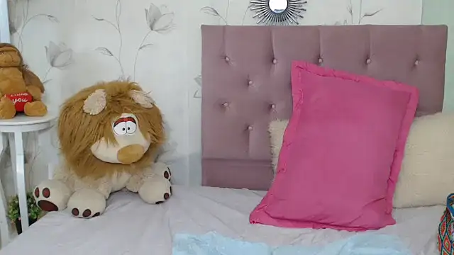 Snapshot of mature_martina chatting on February 12, 12:48 am mature martina online show from February 12, 12:48 am