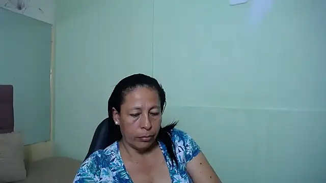 Snapshot of mature_martina chatting on February 28, 9:33 pm mature martina online show from February 28, 9:33 pm