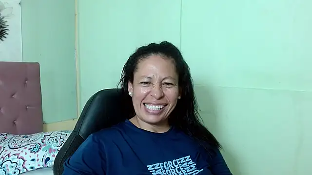 Snapshot of mature_martina chatting on March 10, 11:27 pm mature martina online show from March 10, 11:27 pm