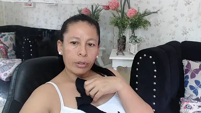 Snapshot of mature_martina chatting on March 17, 9:23 pm mature martina online show from March 17, 9:23 pm
