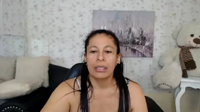 mature martina online show from May 31, 1:07 pm
