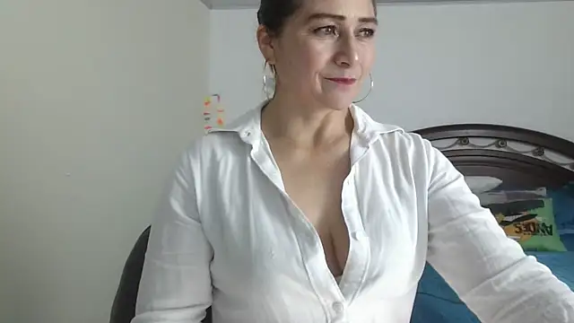 Snapshot of ruby-milf1 chatting on December 18, 9:40 pm ruby-milf1 online show from December 18, 9:40 pm