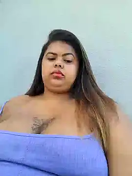 Snapshot of biancabombombbw chatting on January 6, 11:40 am biancabombombbw online show from January 6, 11:40 am