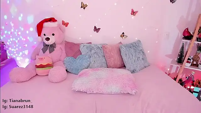 Zara uwu  online show from January 15, 1:41 pm