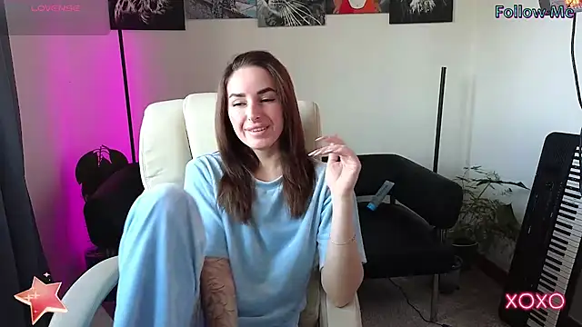 xx adrihanna xx online show from February 28, 6:21 am