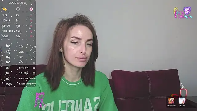 Snapshot of xx_adrihanna_xx chatting on April 14, 12:33 pm xx adrihanna xx online show from April 14, 12:33 pm