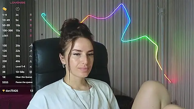 xx adrihanna xx online show from July 3, 6:20 am
