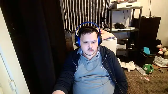 Snapshot of Bebemickey75 chatting on February 14, 10:25 pm Bebemickey75 online show from February 14, 10:25 pm